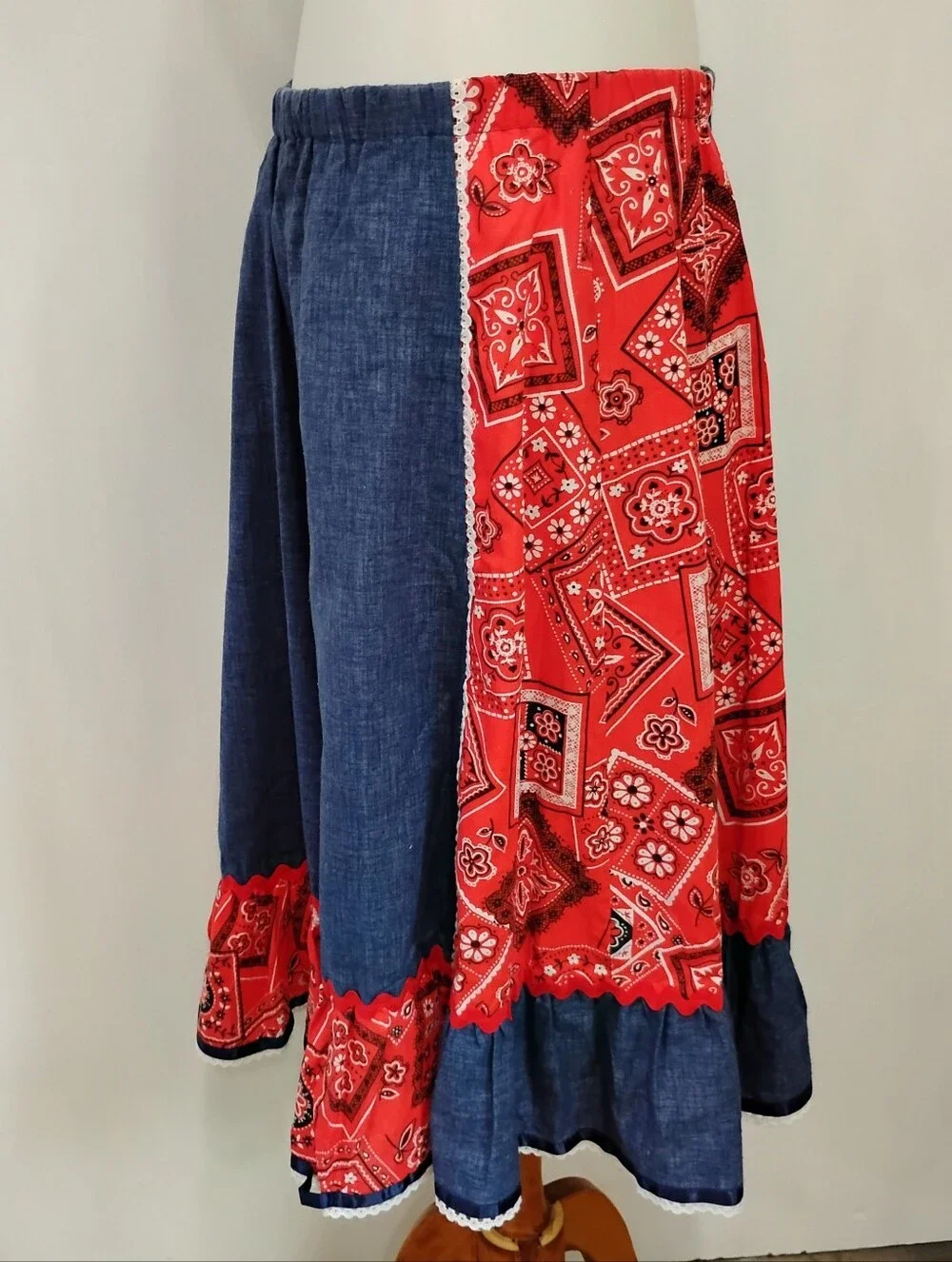 VINTAGE LITTLE HOUSE CREATIONS SKIRT
